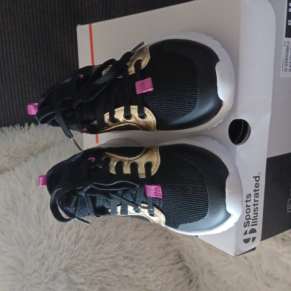 Sport Illustrated Shoes - Picture 4 of 7